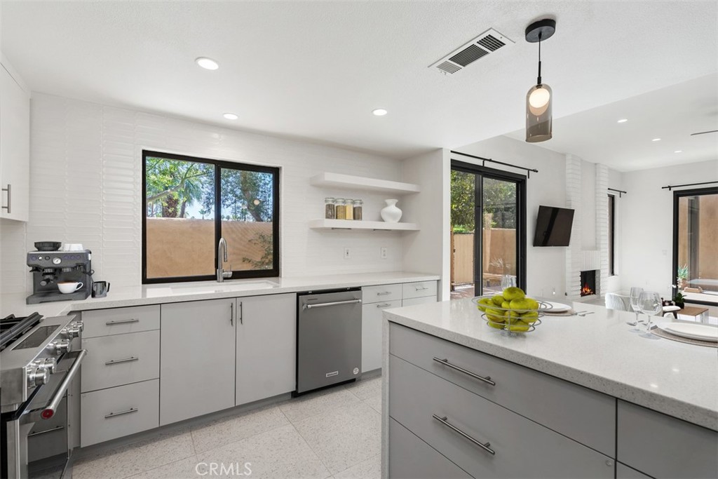 Palm Springs, California, 92264, United States, 2 Bedrooms Bedrooms, ,2 BathroomsBathrooms,Residential,For Sale,1856182