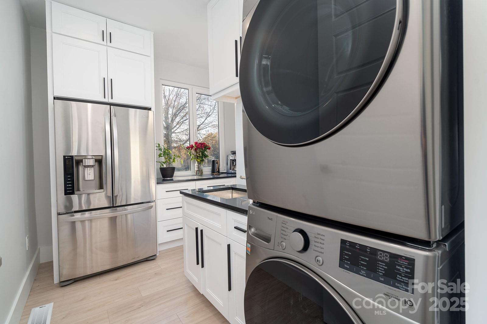 Waxhaw, North Carolina, 28173, United States, 5 Bedrooms Bedrooms, ,4 BathroomsBathrooms,Residential,For Sale,1990877