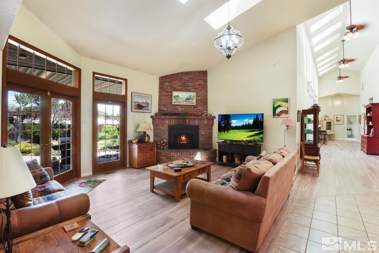 Carson City, Nevada, 89703, United States, 5 Bedrooms Bedrooms, ,3 BathroomsBathrooms,Residential,For Sale,1805537