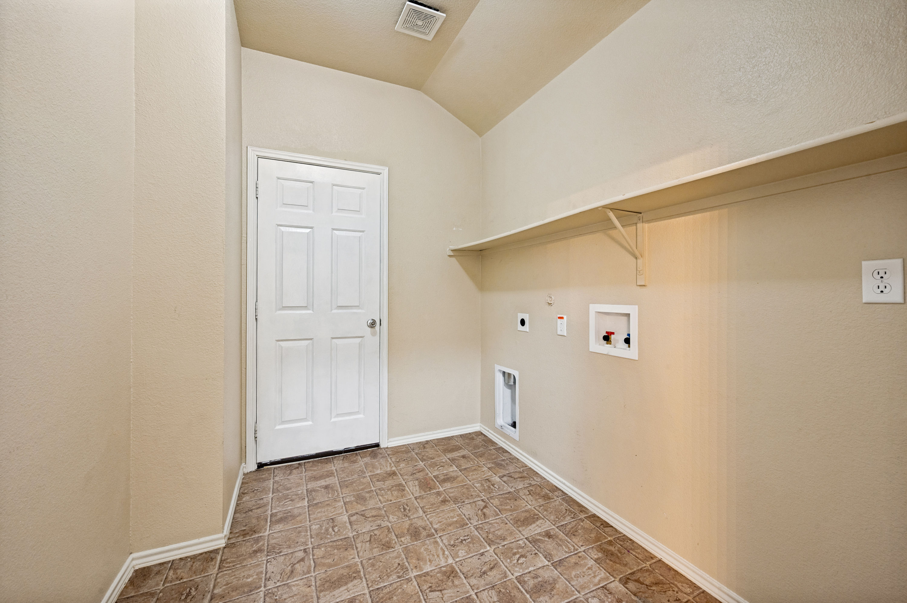  1339 4th Street, Grand Prairie, TX, 75051 - 物件實景