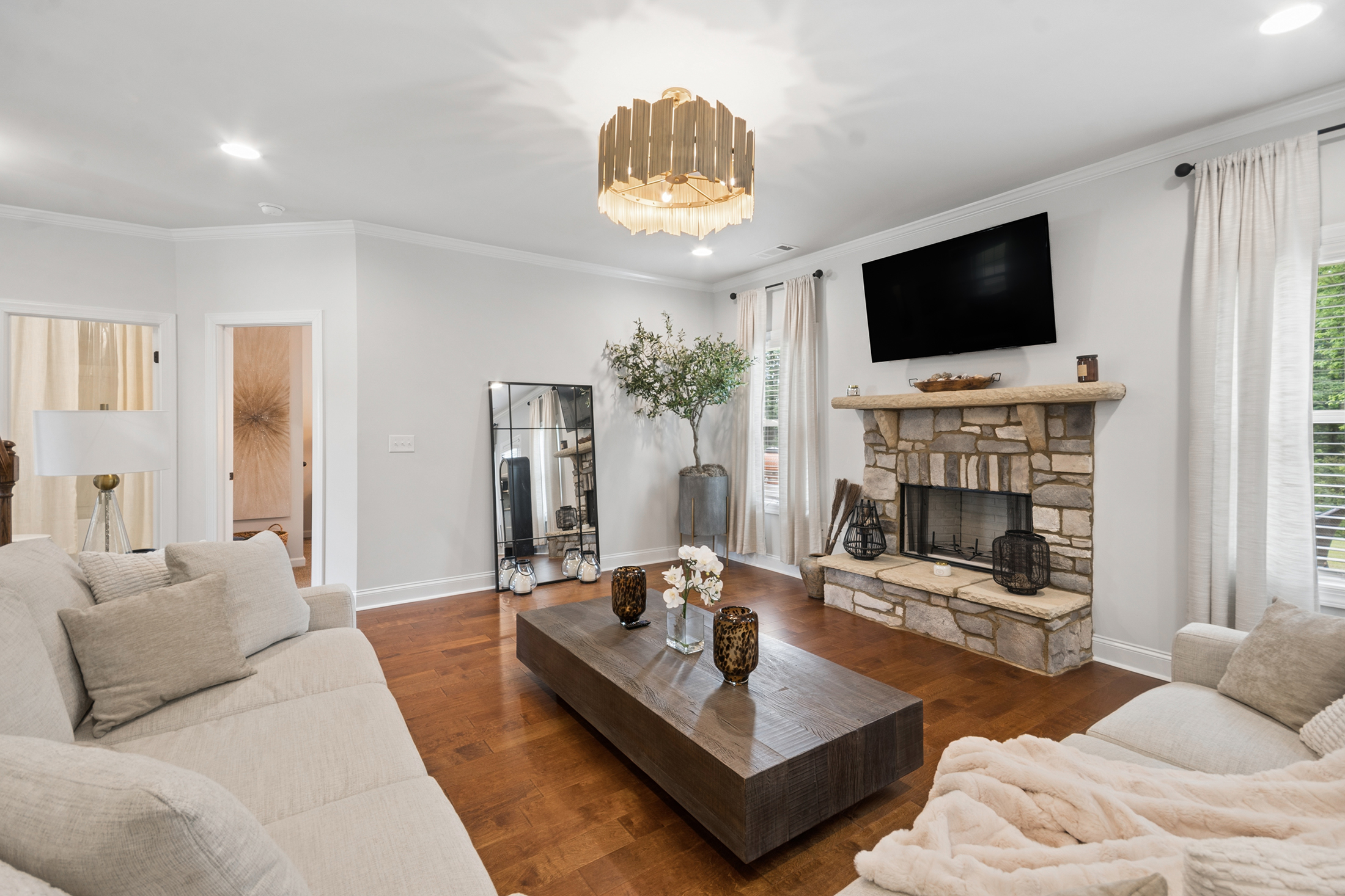  Thoughtfully Designed Home in Private, Nine Oaks Neighborhood - 物件實景