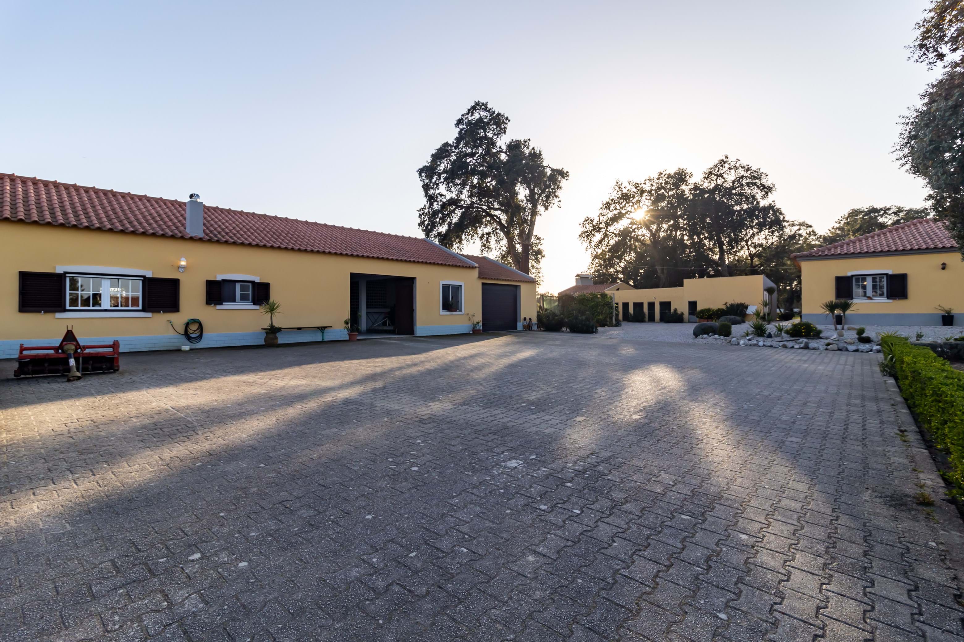 Palmela, Setúbal, 2950-502, PT, 4 Bedrooms Bedrooms, ,2 BathroomsBathrooms,Residential,For Sale,1698752