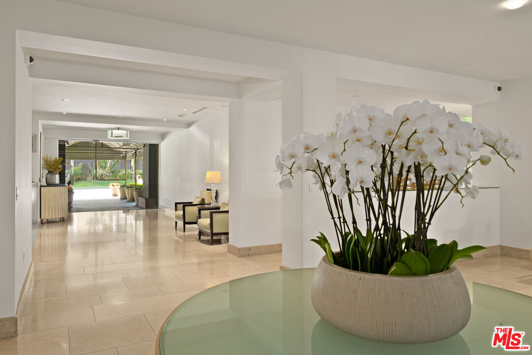 Los Angeles, California, 90024, United States, 2 Bedrooms Bedrooms, ,1 BathroomBathrooms,Residential,For Sale,1948814