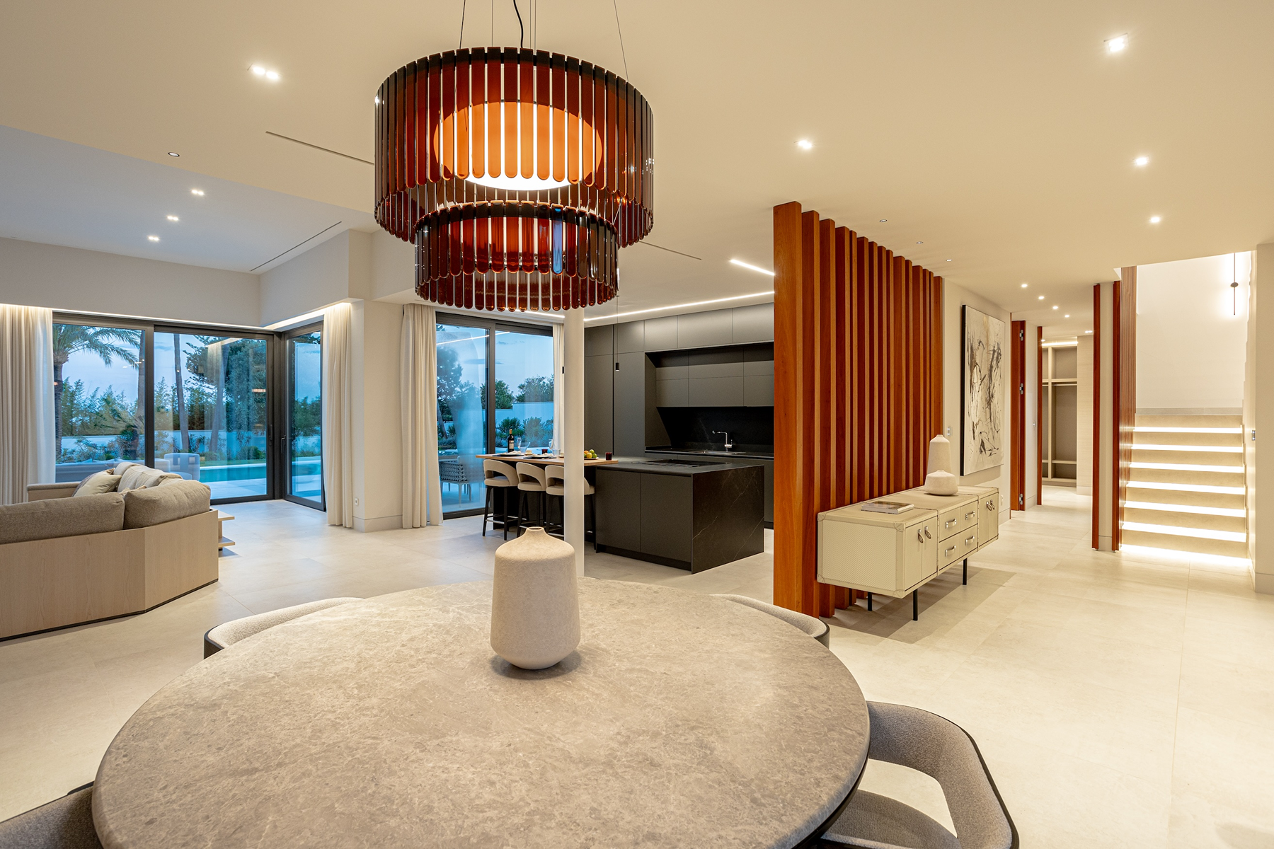  South-facing villa with expansive garden near El Paraíso Golf - 物件實景