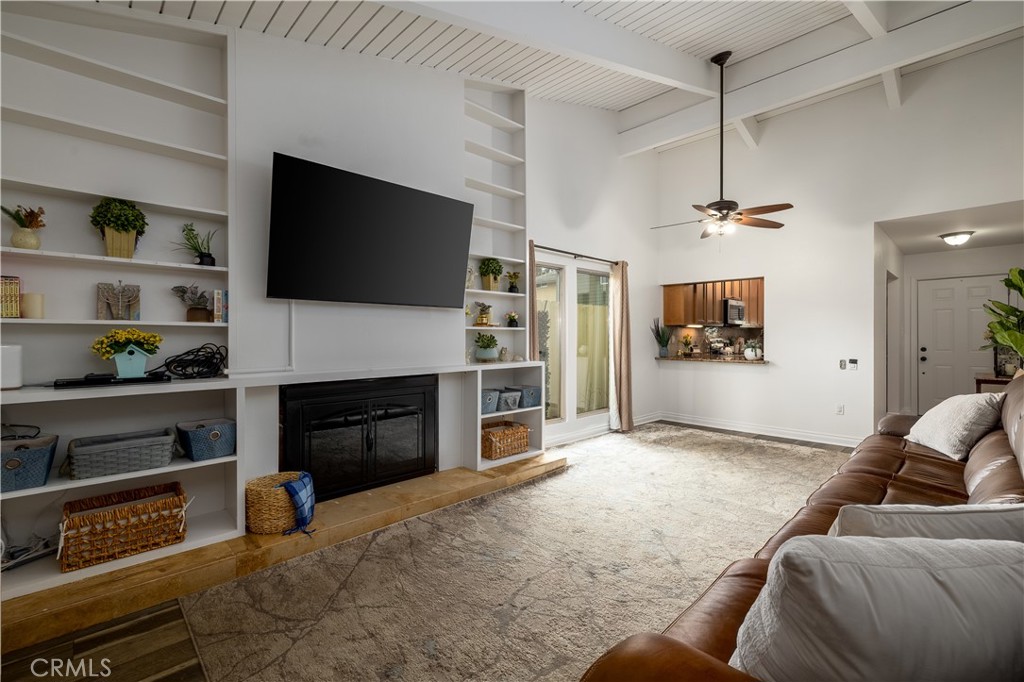 SAN DIEGO, California, 92110, United States, 2 Bedrooms Bedrooms, ,1 BathroomBathrooms,Residential,For Sale,1804818