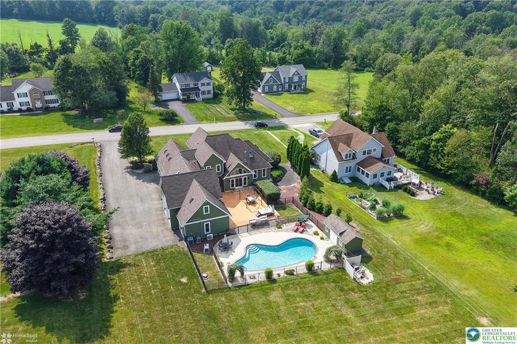 Stroudsburg, Pennsylvania, 18360-6926, United States, 7 Bedrooms Bedrooms, ,4 BathroomsBathrooms,Residential,For Sale,1904497