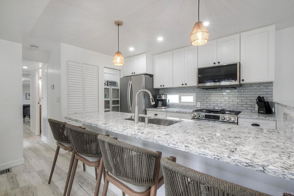 Encinitas, California, 92024, United States, 2 Bedrooms Bedrooms, ,1 BathroomBathrooms,Residential,For Sale,1951594