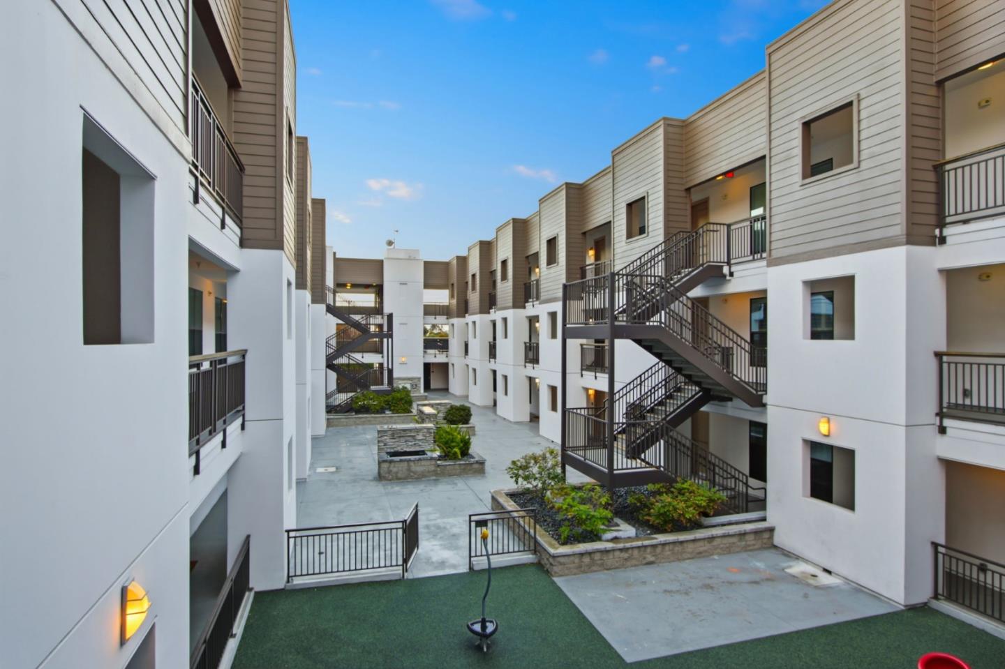 Santa Clara, California, 95051, United States, 2 Bedrooms Bedrooms, ,2 BathroomsBathrooms,Residential,For Sale,1989237