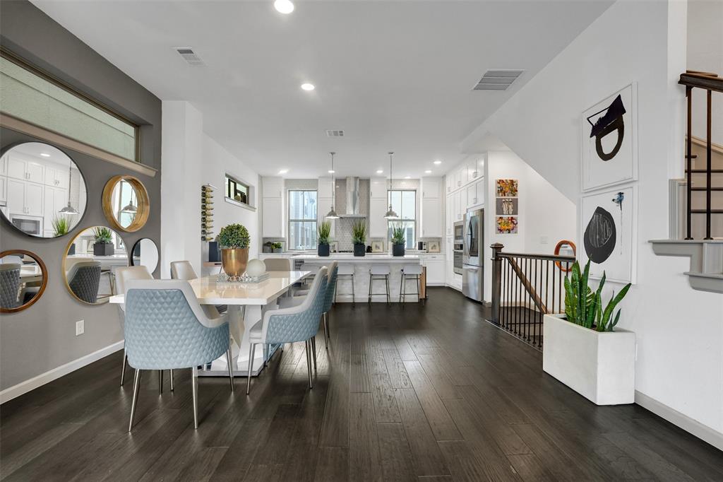 Dallas, Texas, 75212, United States, 3 Bedrooms Bedrooms, ,4 BathroomsBathrooms,Residential,For Sale,1897379