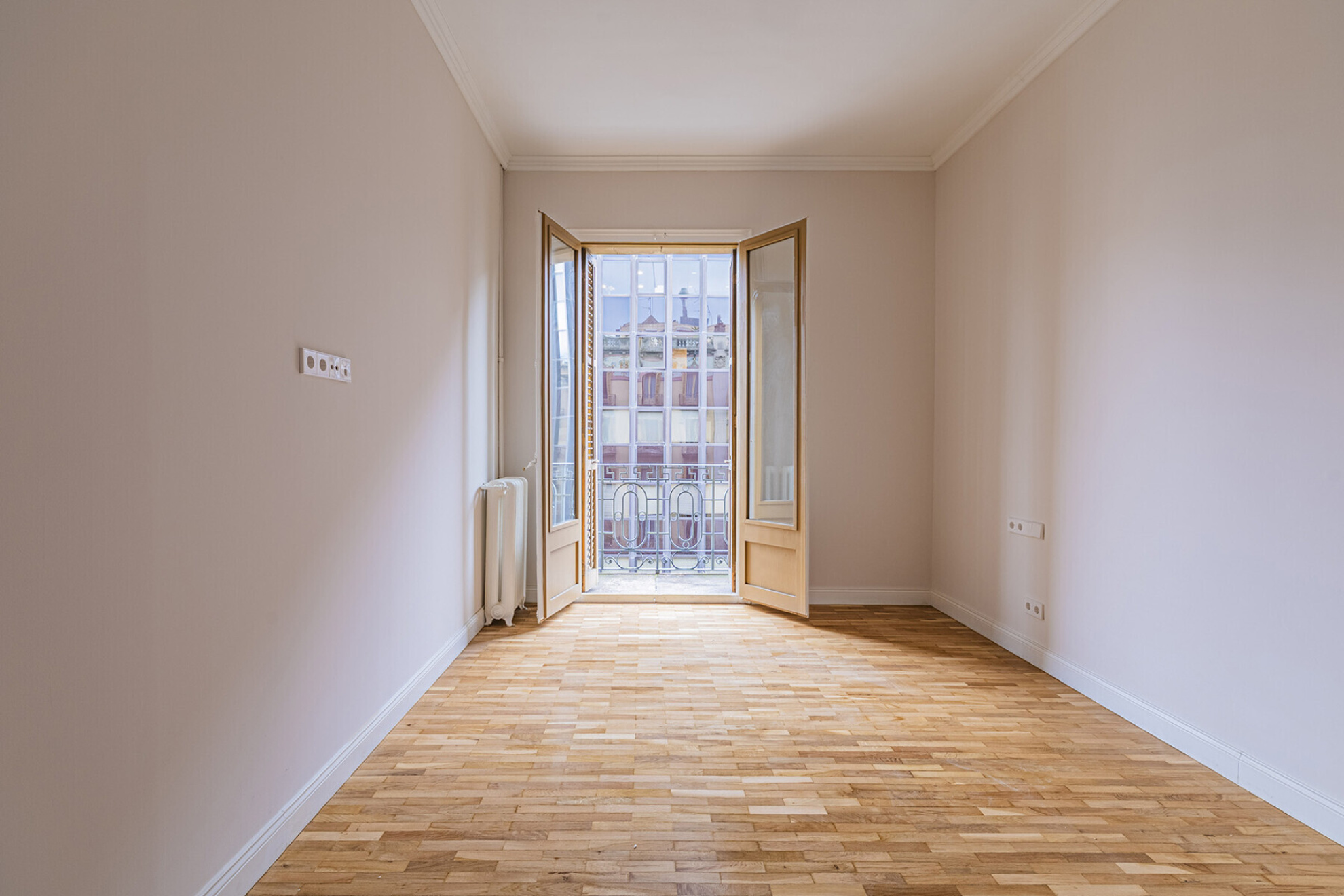  Renovated high-rise apartment in a stately building in Eixample. - 物件實景