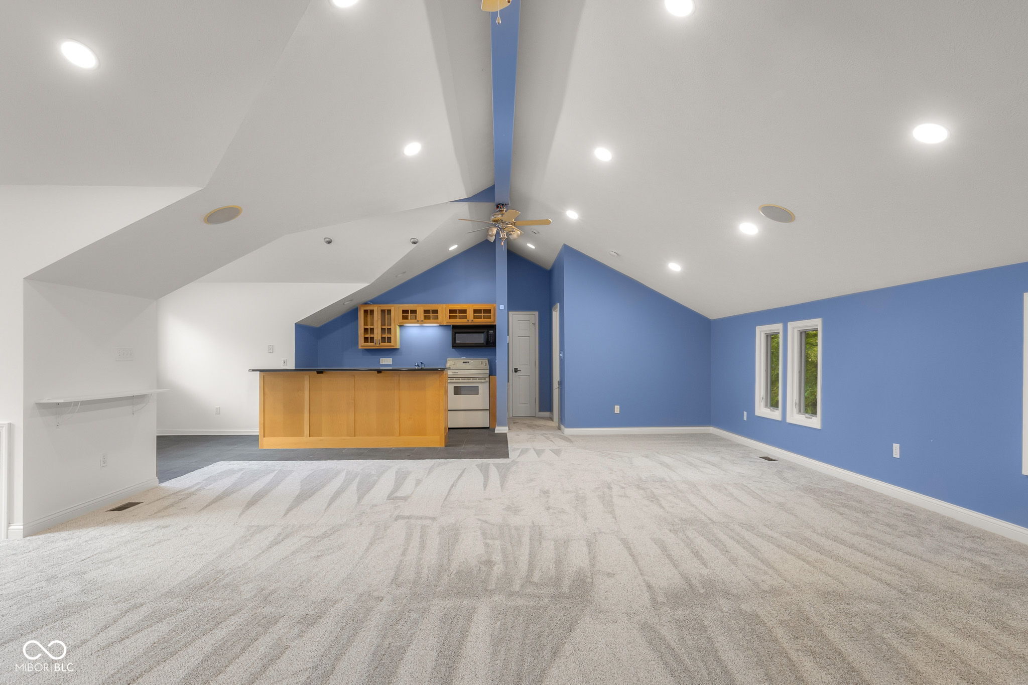 Columbus, Indiana, 47201, United States, 5 Bedrooms Bedrooms, ,6 BathroomsBathrooms,Residential,For Sale,1982008