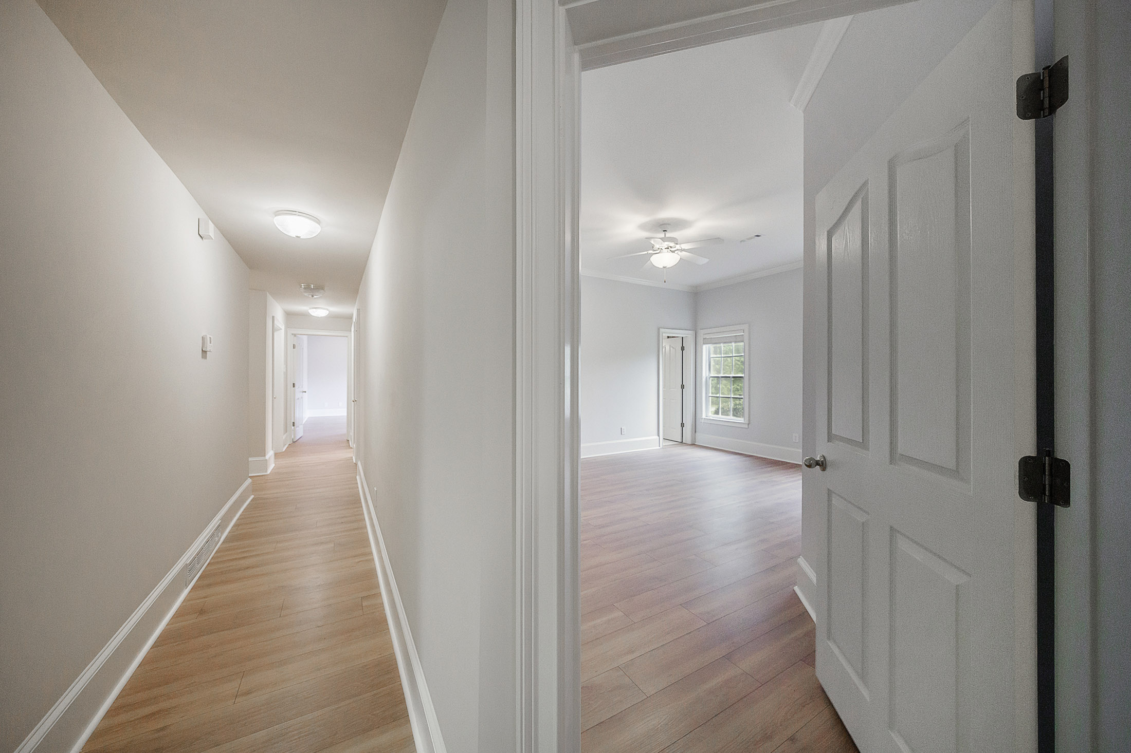  A Rare Opportunity to Own a Developer-Designed Lakefront Estate - 物件實景