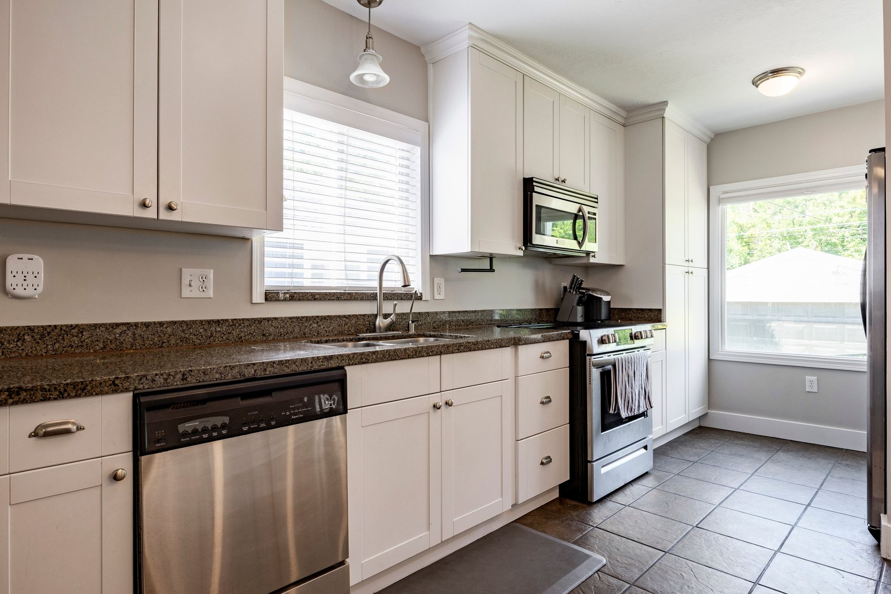  Charming Highland Park Bungalow  4 Bedrooms  Impeccably Maintained - 物件實景