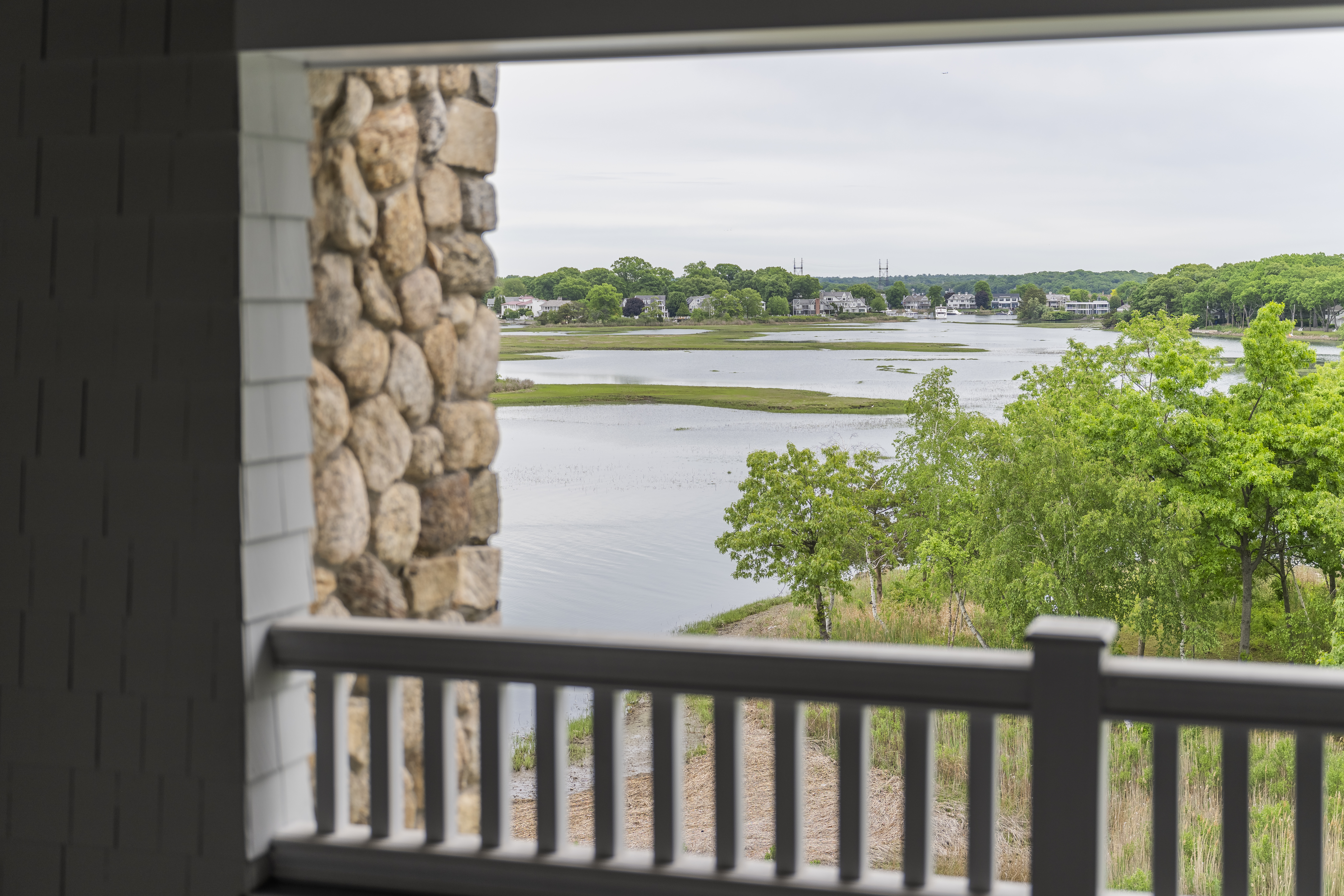  Breathtaking Estate with Sweeping Water Views - 物件實景