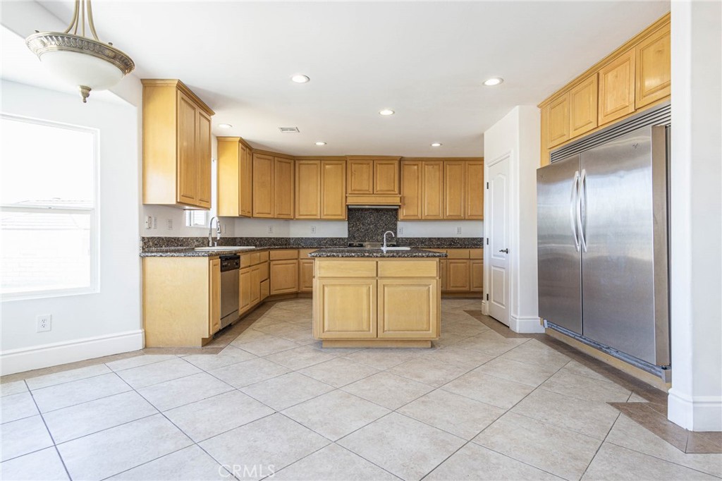 Apple Valley, California, 92307, United States, 6 Bedrooms Bedrooms, ,7 BathroomsBathrooms,Residential,For Sale,2022509