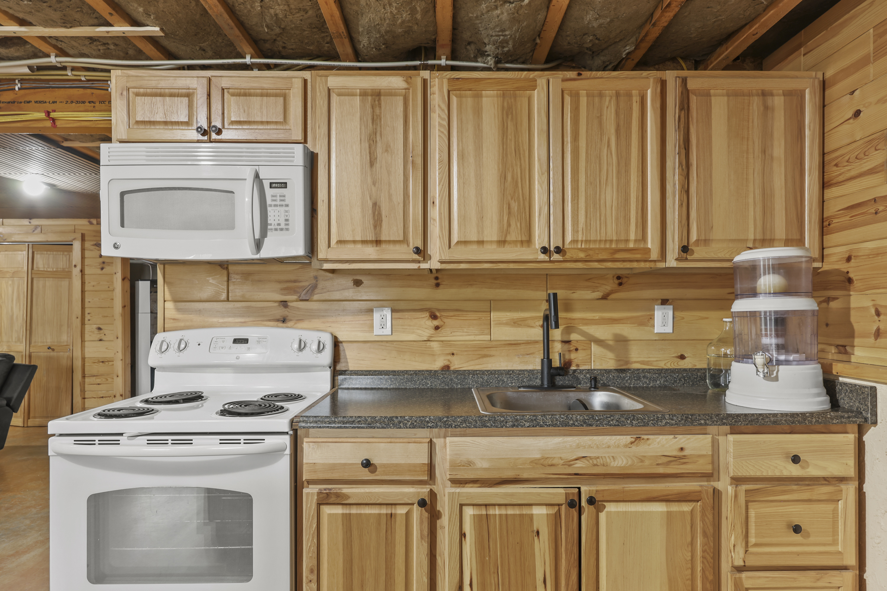  Berkshires Log Home Retreat with Wildlife Pond & Guest Apartment - 物件實景