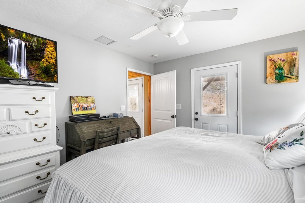 Blairsville, Georgia, 30512, United States, 3 Bedrooms Bedrooms, ,3 BathroomsBathrooms,Residential,For Sale,1979899