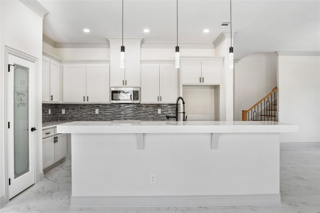 Dallas, Texas, 75212, United States, 4 Bedrooms Bedrooms, ,3 BathroomsBathrooms,Residential,For Sale,1930273