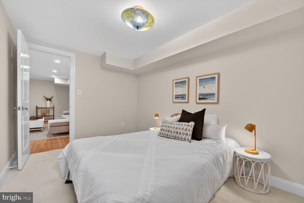 Arlington, Virginia, 22213, United States, 5 Bedrooms Bedrooms, ,5 BathroomsBathrooms,Residential,For Sale,1982488