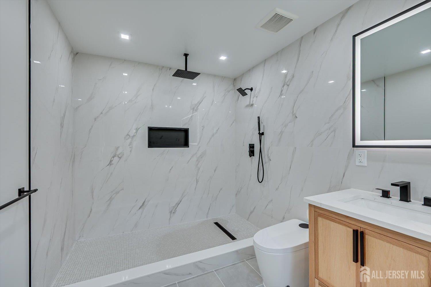 Piscataway, New Jersey, 08854, United States, 5 Bedrooms Bedrooms, ,3 BathroomsBathrooms,Residential,For Sale,2048679