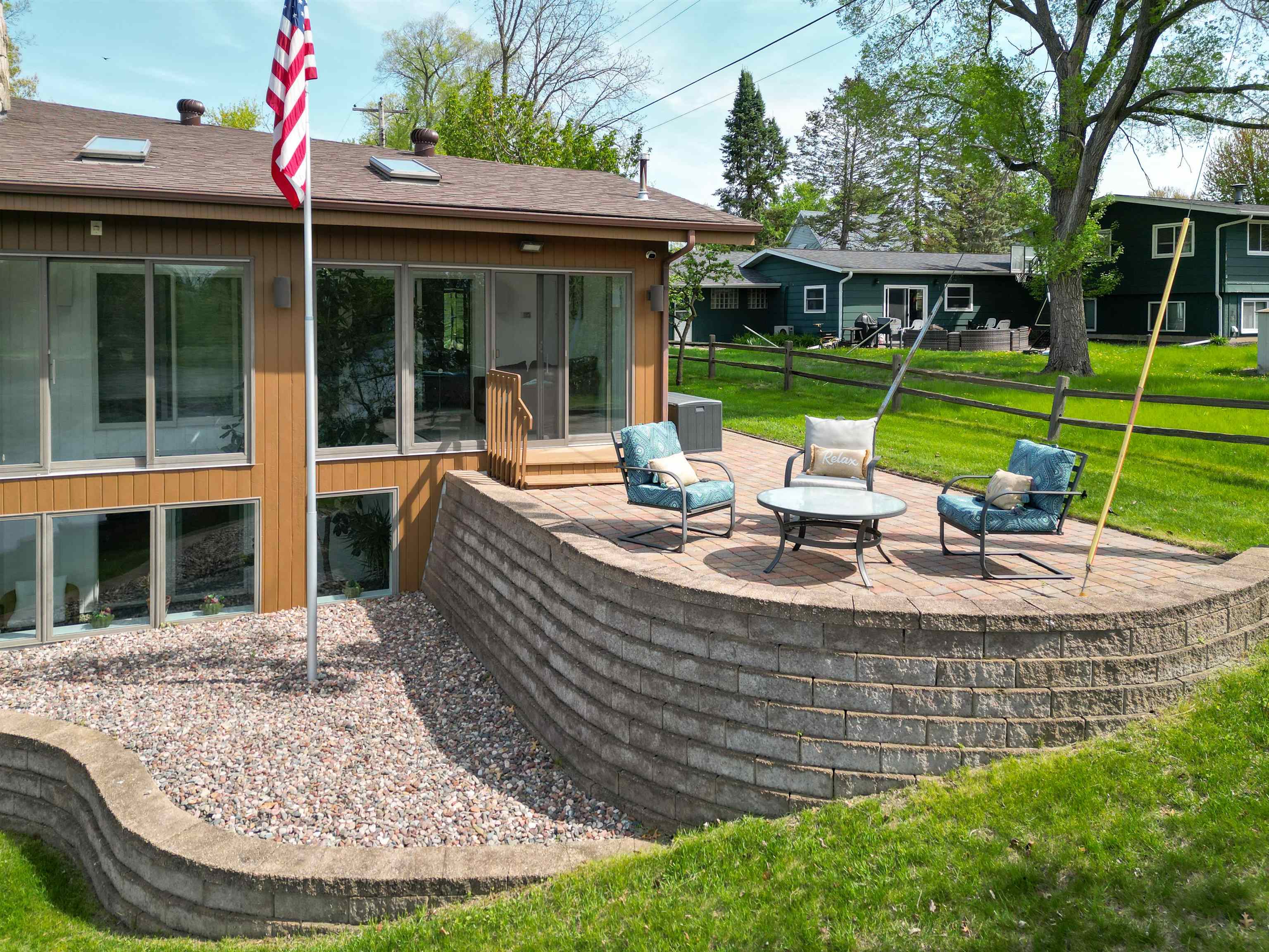 La Crosse, Wisconsin, 54601, United States, 4 Bedrooms Bedrooms, ,5 BathroomsBathrooms,Residential,For Sale,2049360