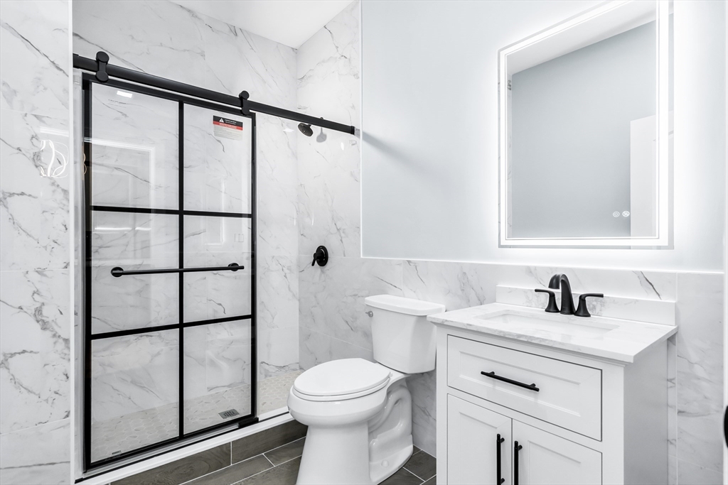 Chelsea, Massachusetts, 02150, United States, 3 Bedrooms Bedrooms, ,2 BathroomsBathrooms,Residential,For Sale,1987382