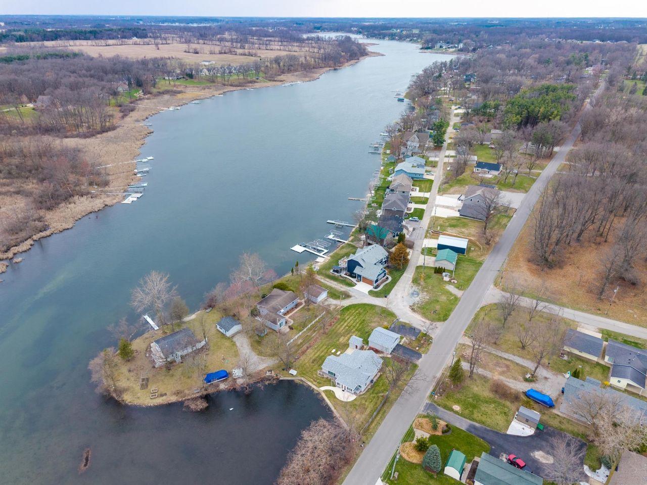 Angola, Indiana, 46703, United States, 2 Bedrooms Bedrooms, ,2 BathroomsBathrooms,Residential,For Sale,1768550