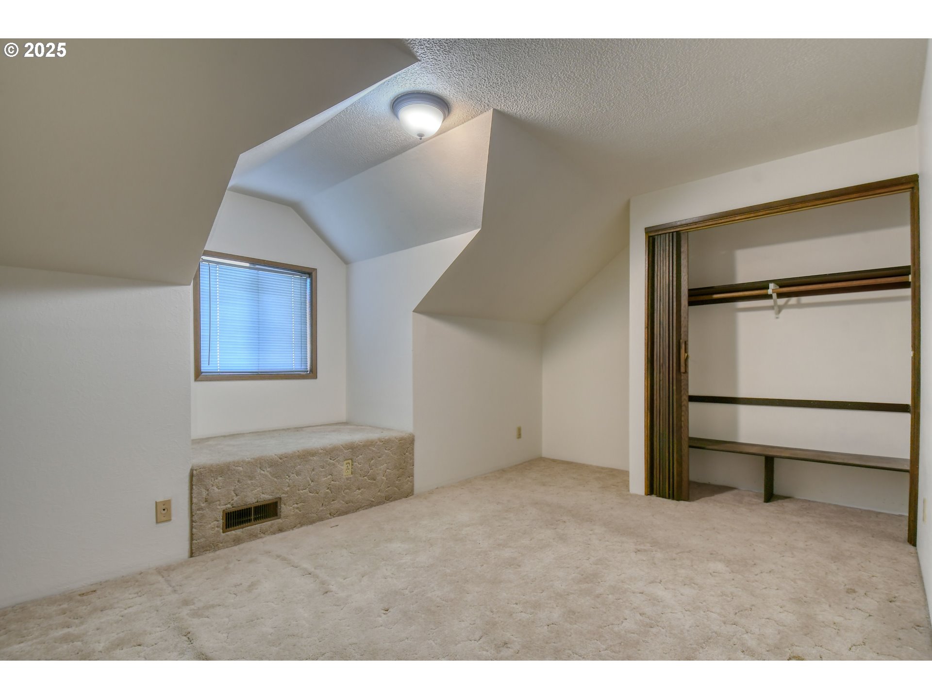 Pendleton, Oregon, 97801, United States, 4 Bedrooms Bedrooms, ,4 BathroomsBathrooms,Residential,For Sale,1995824