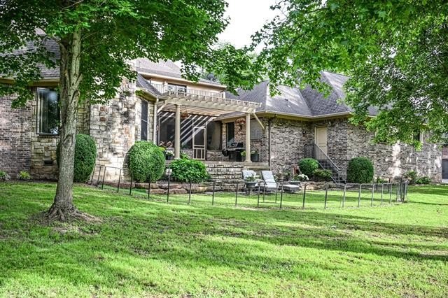Tahlequah, Oklahoma, 74464, United States, 5 Bedrooms Bedrooms, ,5 BathroomsBathrooms,Residential,For Sale,1810638