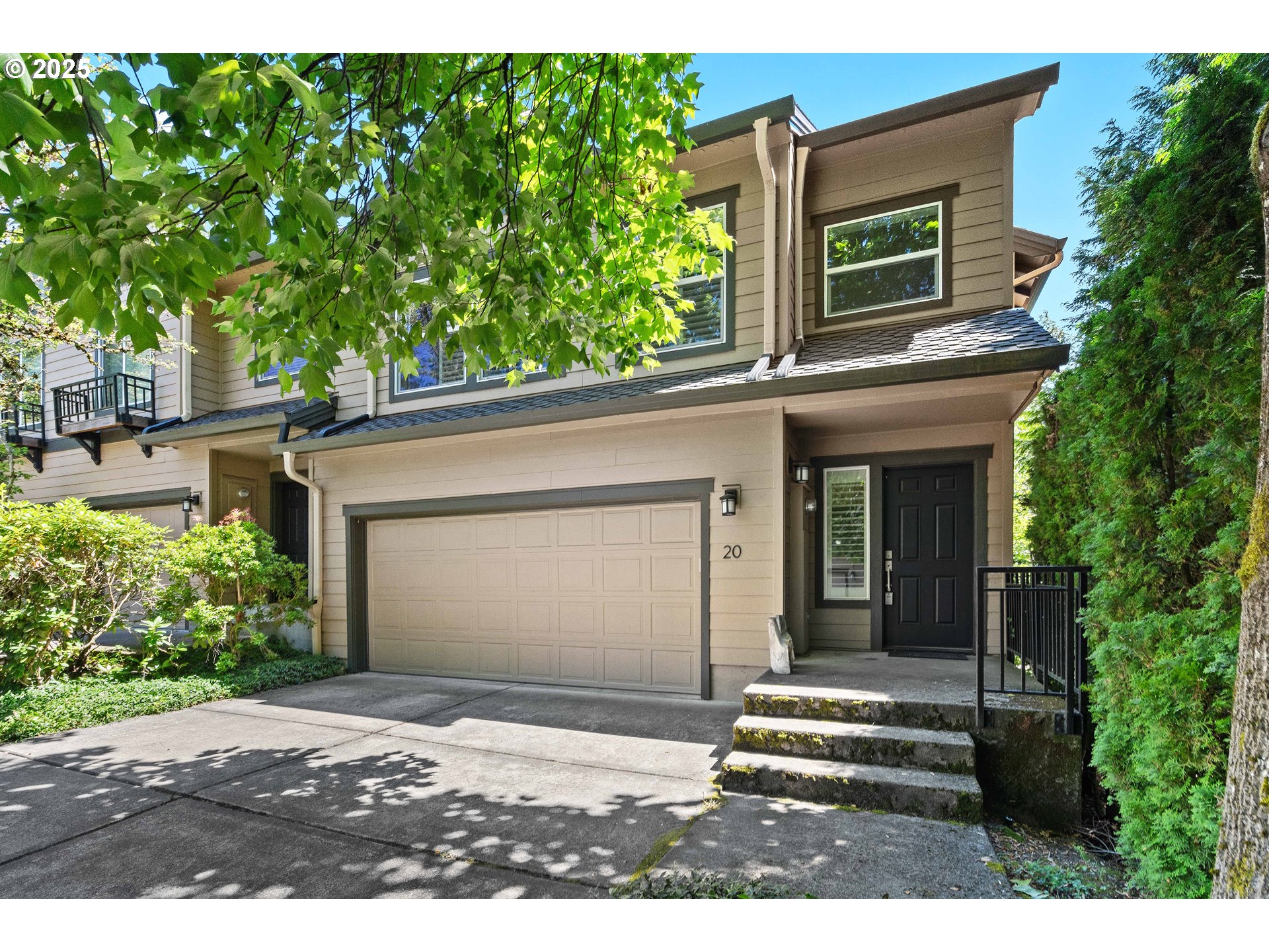 Lake Oswego, Oregon, 97035, United States, 2 Bedrooms Bedrooms, ,2 BathroomsBathrooms,Residential,For Sale,1889875