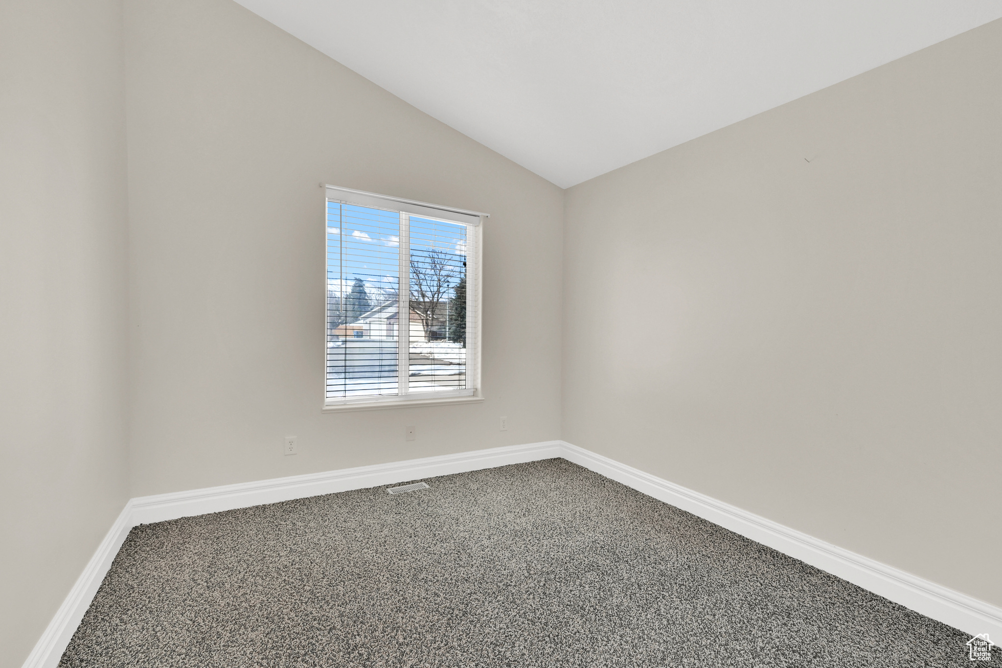 Hyrum, Utah, 84319, United States, 5 Bedrooms Bedrooms, ,3 BathroomsBathrooms,Residential,For Sale,1729547