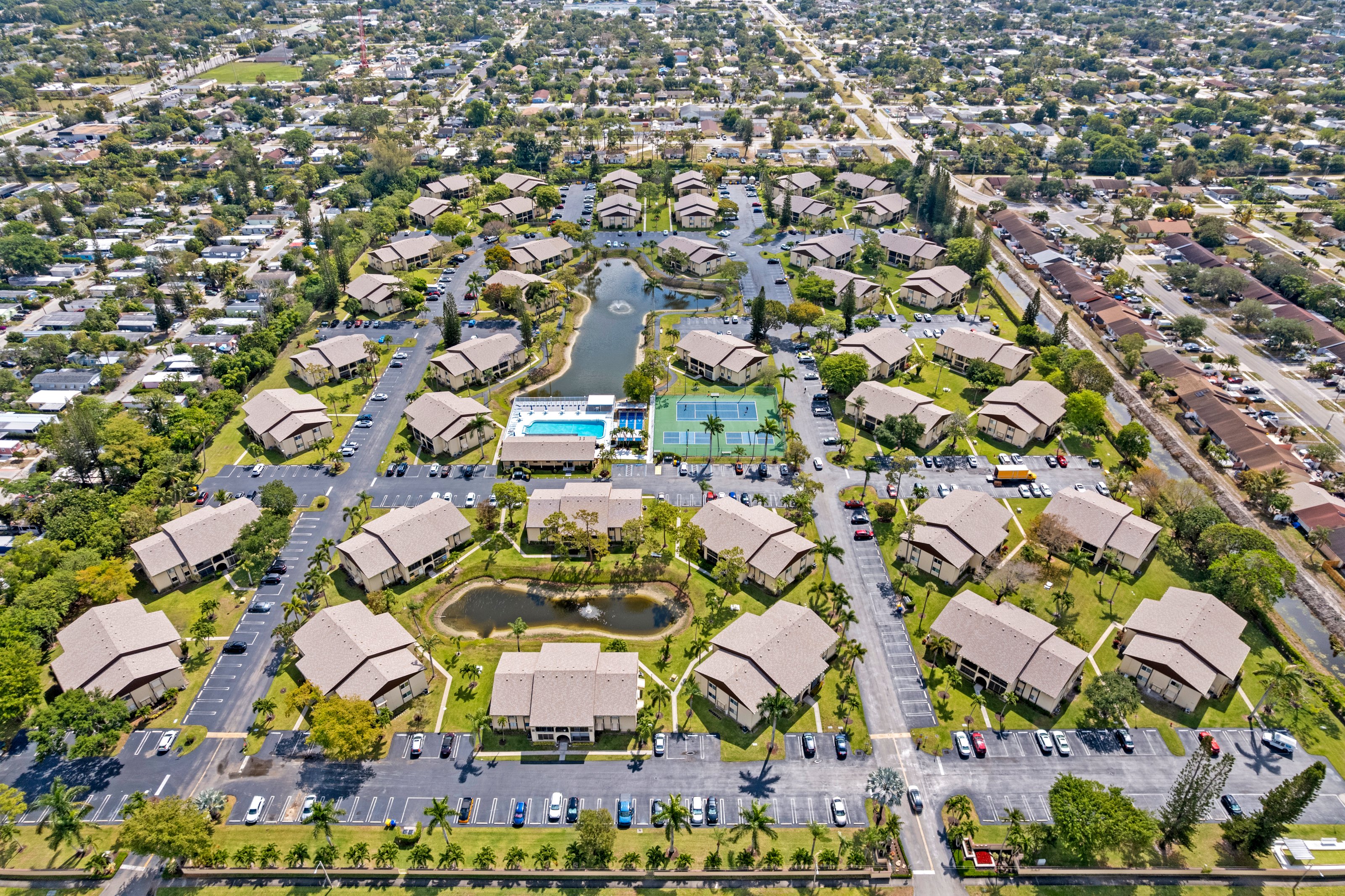  339 Pine Ridge Circle, Greenacres, FL, 33463 - 物件實景