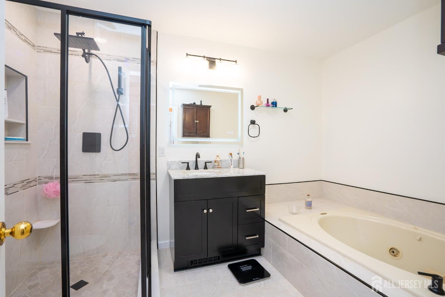 East Brunswick, New Jersey, 08816, United States, 3 Bedrooms Bedrooms, ,3 BathroomsBathrooms,Residential,For Sale,1982895