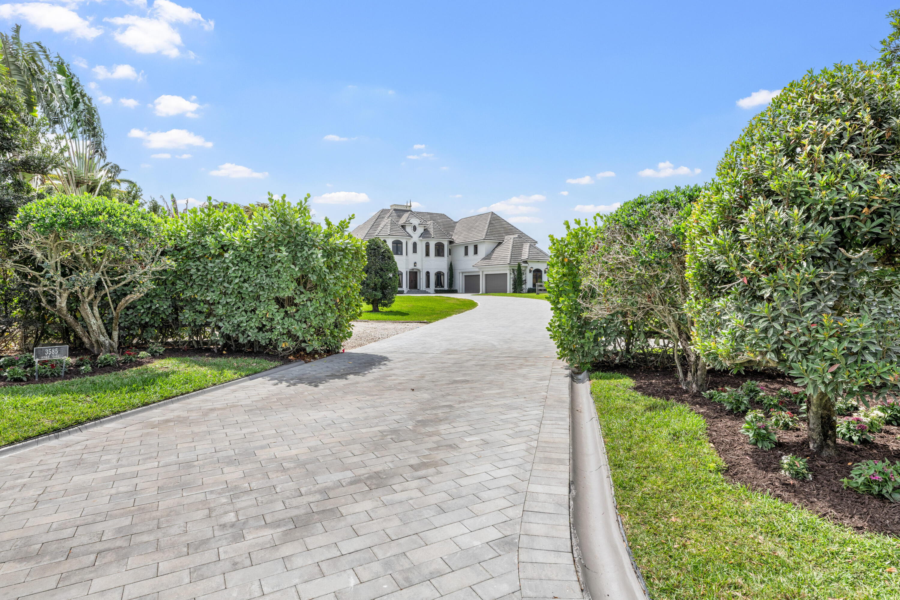  3585 Aiken Court - 物件實景