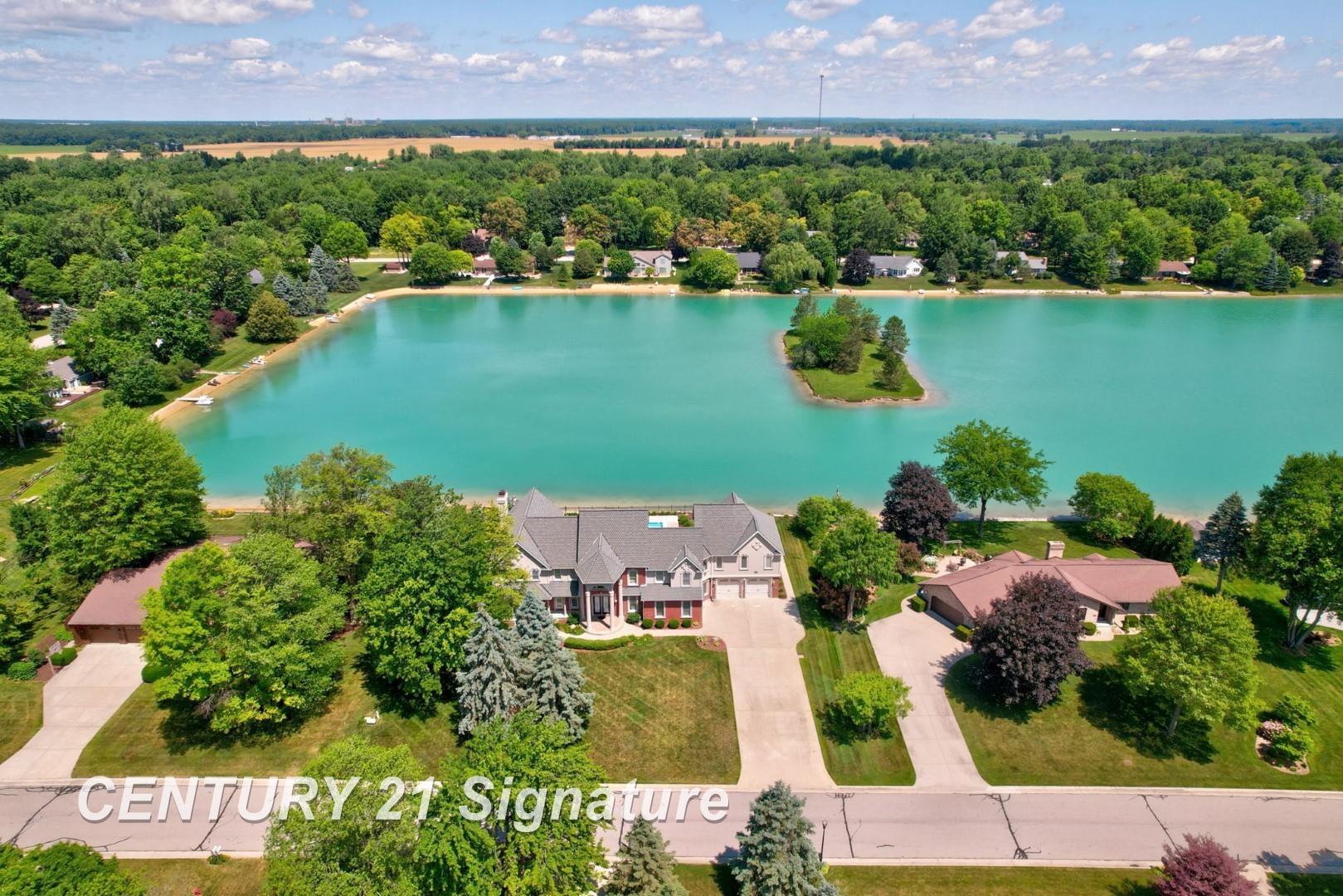 Saginaw, Michigan, 48609, United States, 4 Bedrooms Bedrooms, ,7 BathroomsBathrooms,Residential,For Sale,1980528