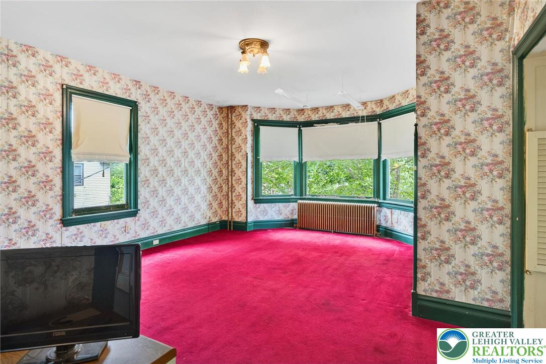 Jim Thorpe Boro, Pennsylvania, 18229, United States, 7 Bedrooms Bedrooms, ,3 BathroomsBathrooms,Residential,For Sale,1903669
