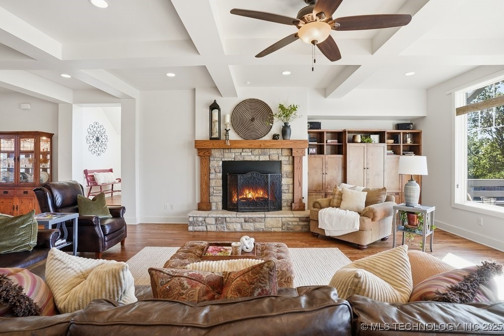 Jenks, Oklahoma, 74037, United States, 5 Bedrooms Bedrooms, ,6 BathroomsBathrooms,Residential,For Sale,1989076