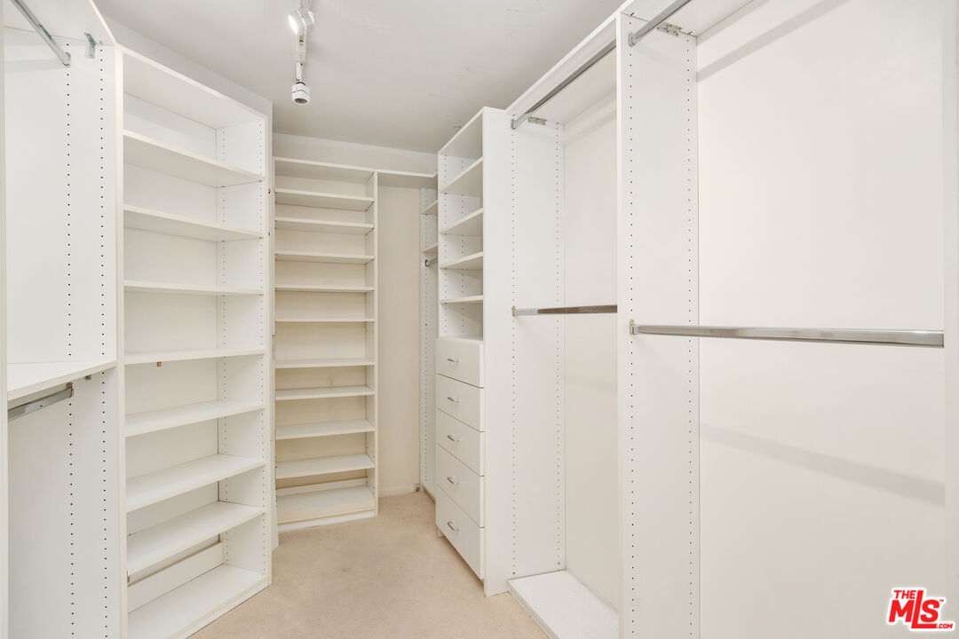 Los Angeles, California, 90024, United States, 2 Bedrooms Bedrooms, ,2 BathroomsBathrooms,Residential,For Sale,1917928