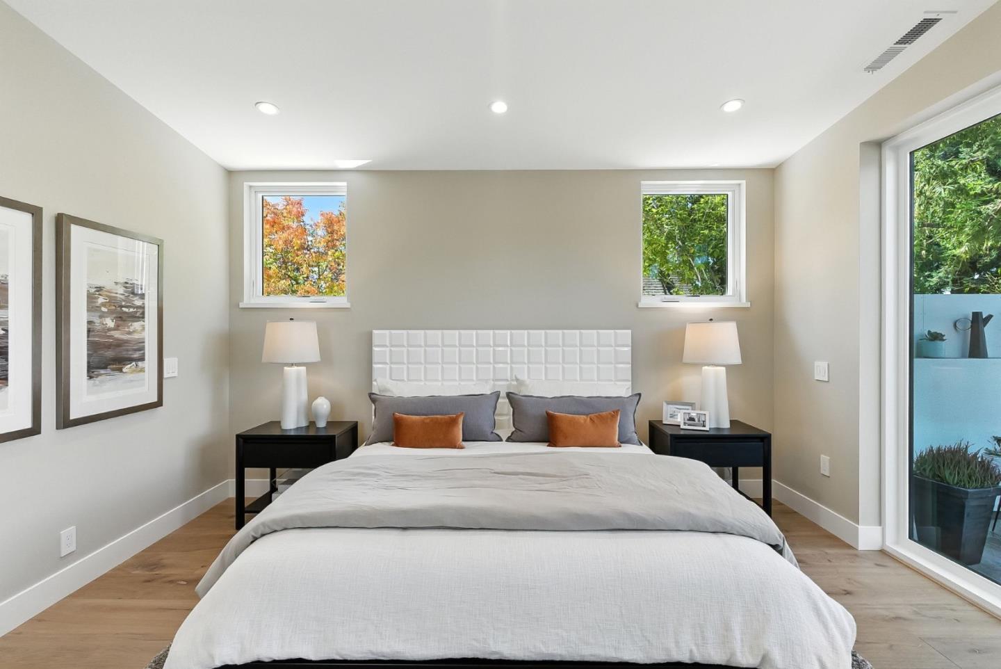 Palo Alto, California, 94303, United States, 4 Bedrooms Bedrooms, ,5 BathroomsBathrooms,Residential,For Sale,1906712