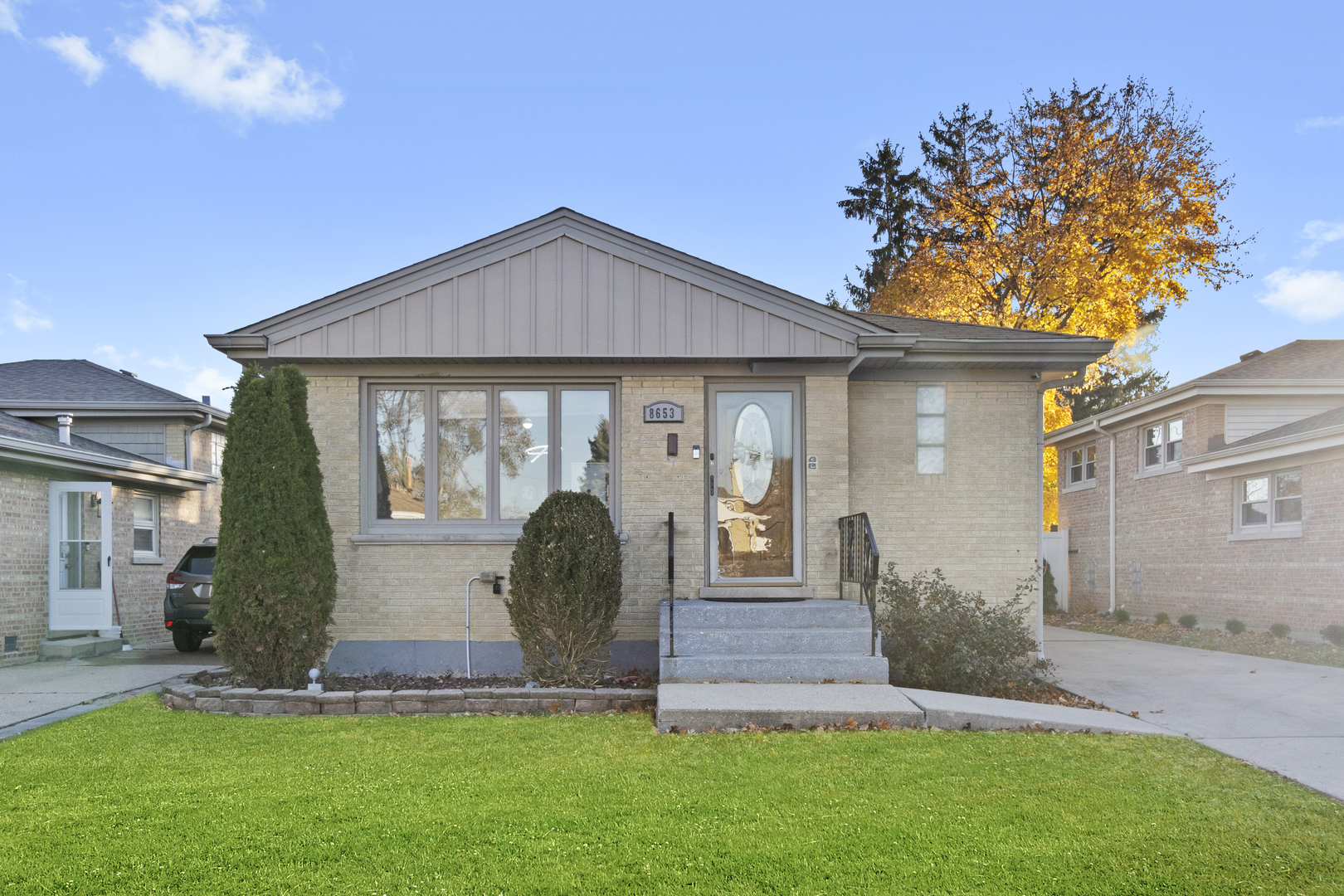 Niles, Illinois, 60714, United States, 3 Bedrooms Bedrooms, ,2 BathroomsBathrooms,Residential,For Sale,2000333