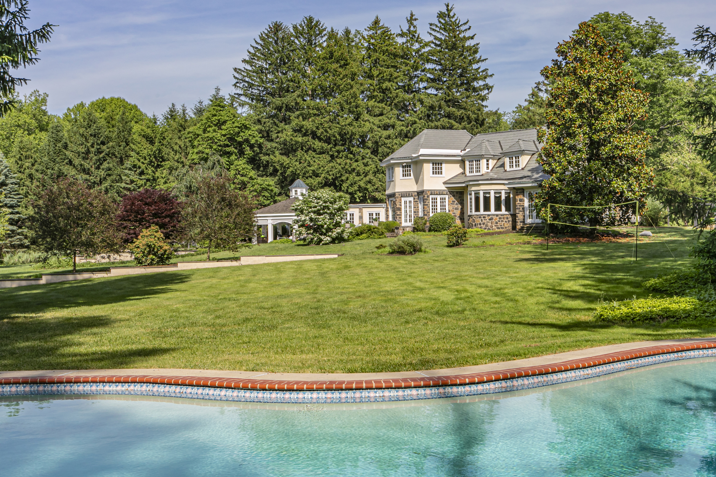  Sprawling Estate with a Rich History and Gorgeous Grounds - 物件實景