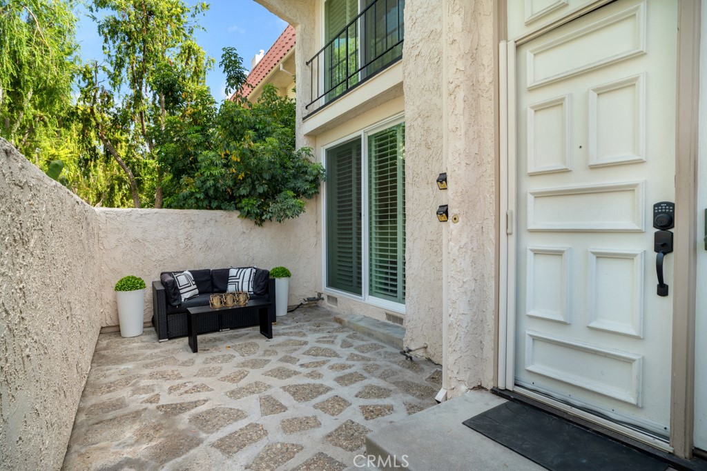 Woodland Hills, California, 91367, United States, 2 Bedrooms Bedrooms, ,3 BathroomsBathrooms,Residential,For Sale,1920124