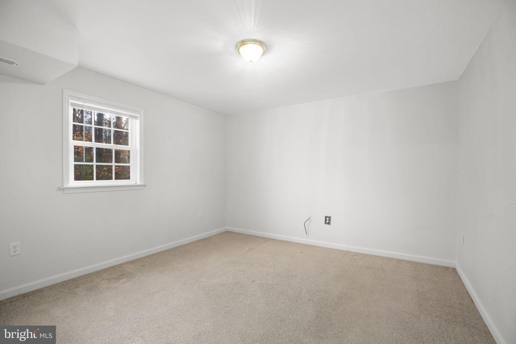 Fredericksburg, Virginia, 22405, United States, 4 Bedrooms Bedrooms, ,4 BathroomsBathrooms,Residential,For Sale,1993121