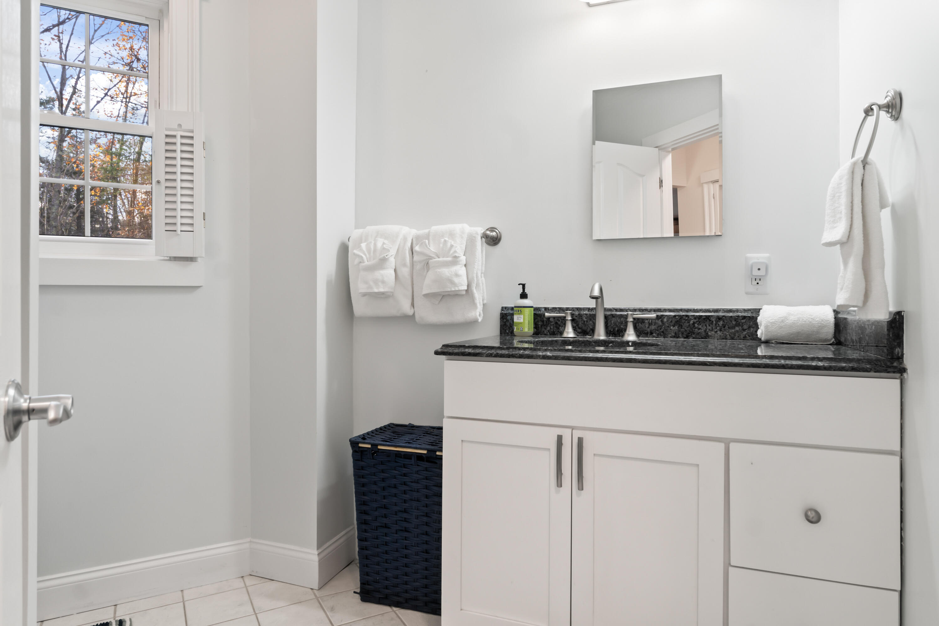 Ogunquit, Maine, 03907, United States, ,4 BathroomsBathrooms,Residential,For Sale,1830801