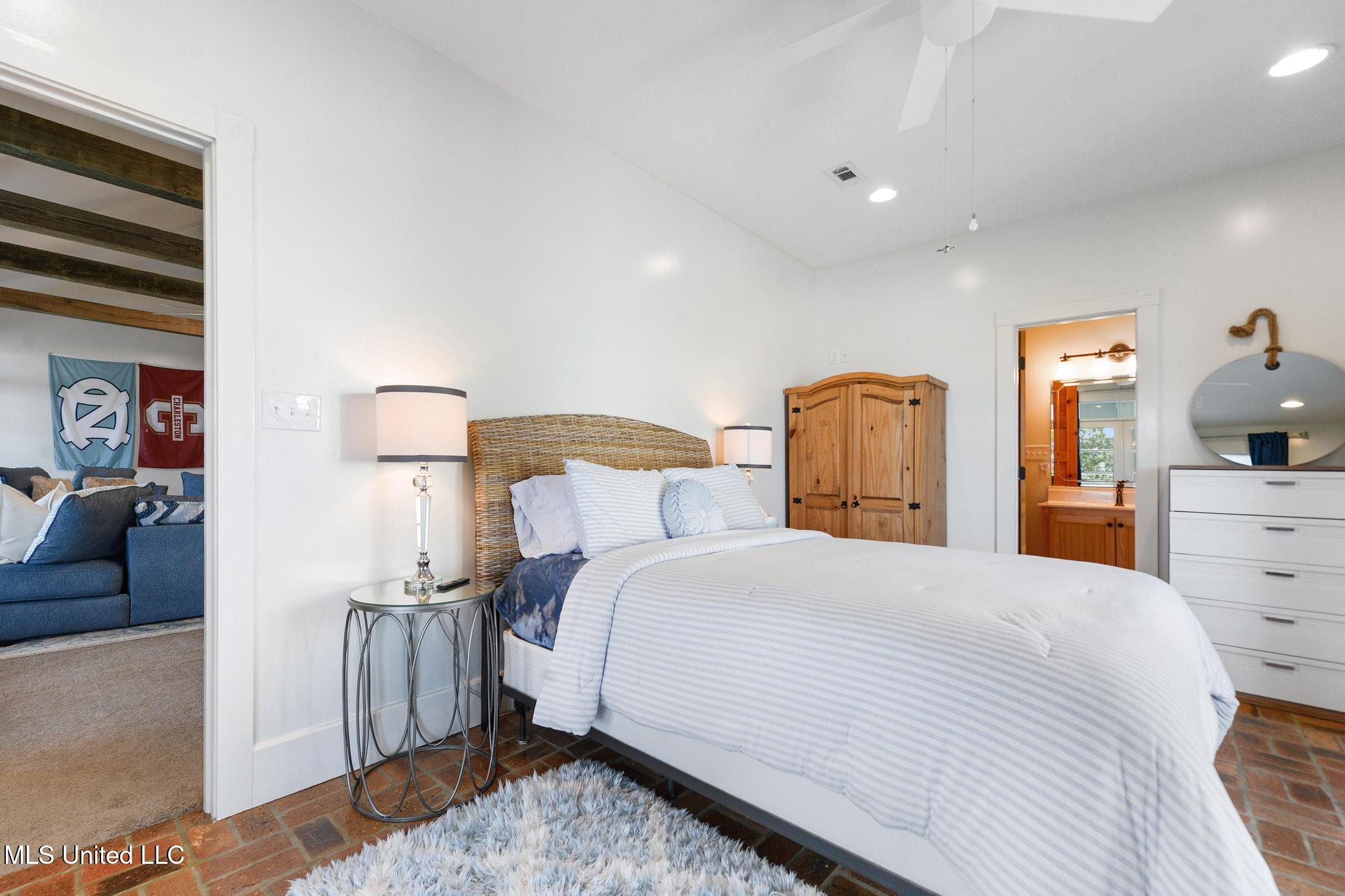 Pass Christian, Mississippi, 39571, United States, 5 Bedrooms Bedrooms, ,7 BathroomsBathrooms,Residential,For Sale,1989157