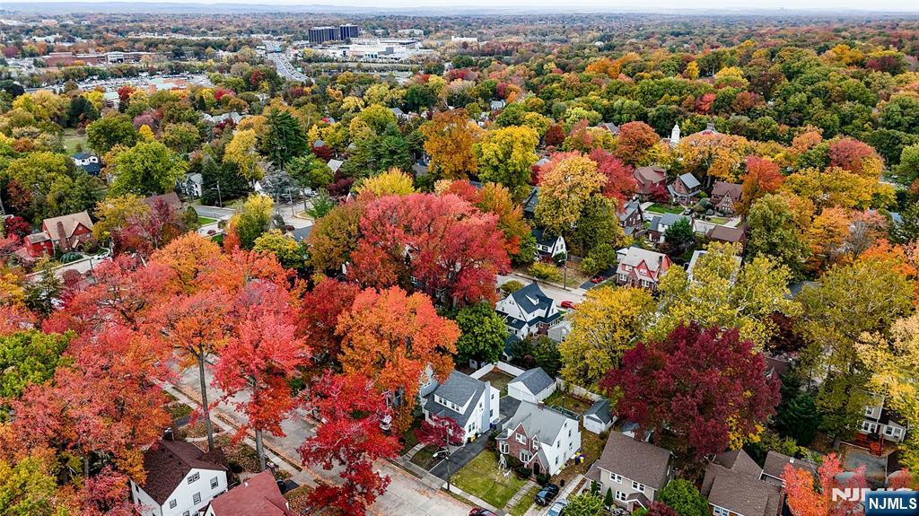 Teaneck, New Jersey, 07666, United States, 3 Bedrooms Bedrooms, ,2 BathroomsBathrooms,Residential,For Sale,1987513