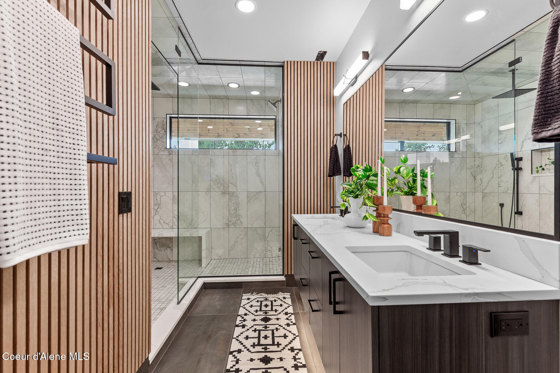 Coeur d'Alene, Idaho, 83814, United States, 3 Bedrooms Bedrooms, ,4 BathroomsBathrooms,Residential,For Sale,1977257