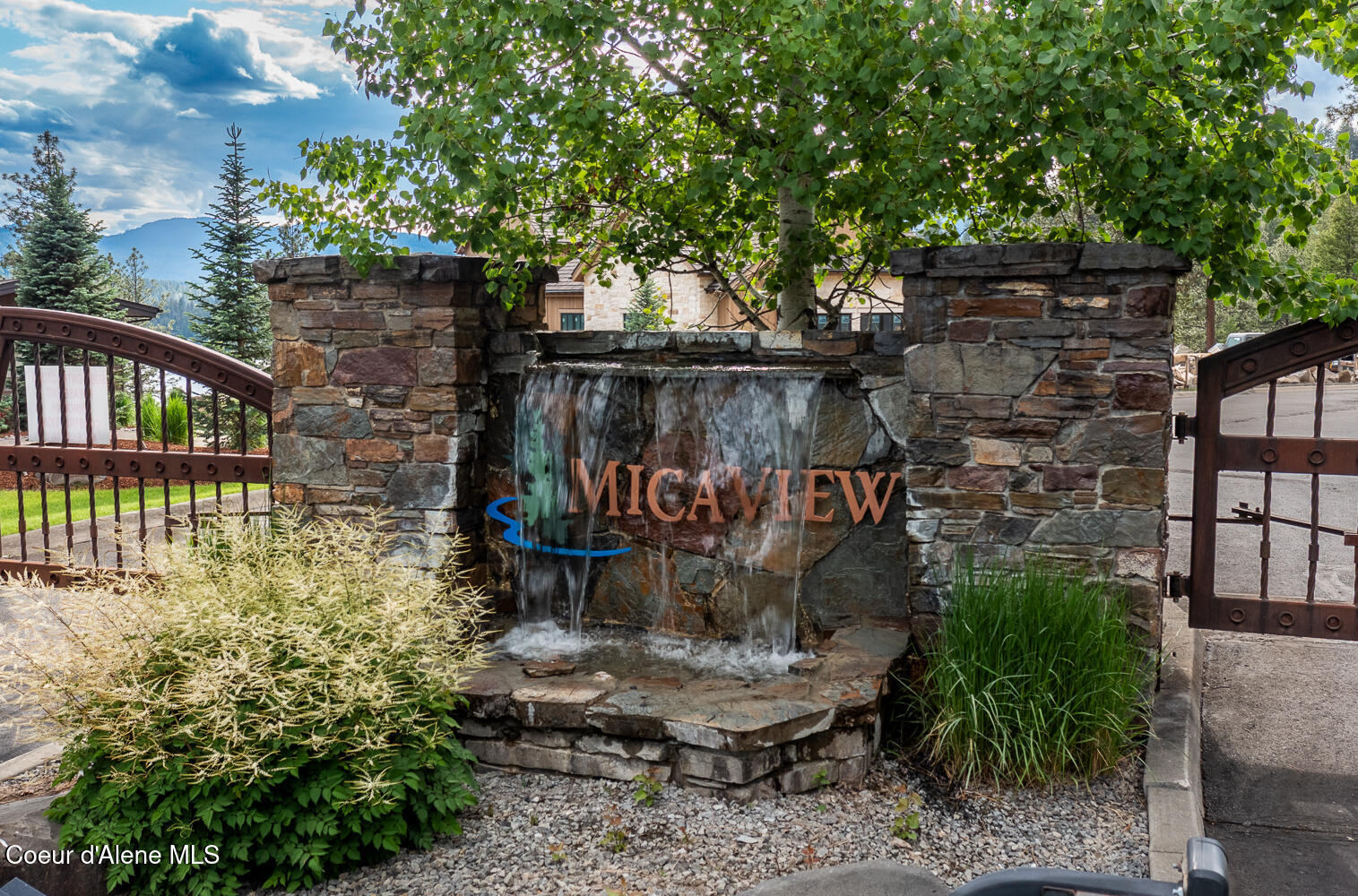 Coeur d'Alene, Idaho, 83814, United States, 4 Bedrooms Bedrooms, ,4 BathroomsBathrooms,Residential,For Sale,1851825