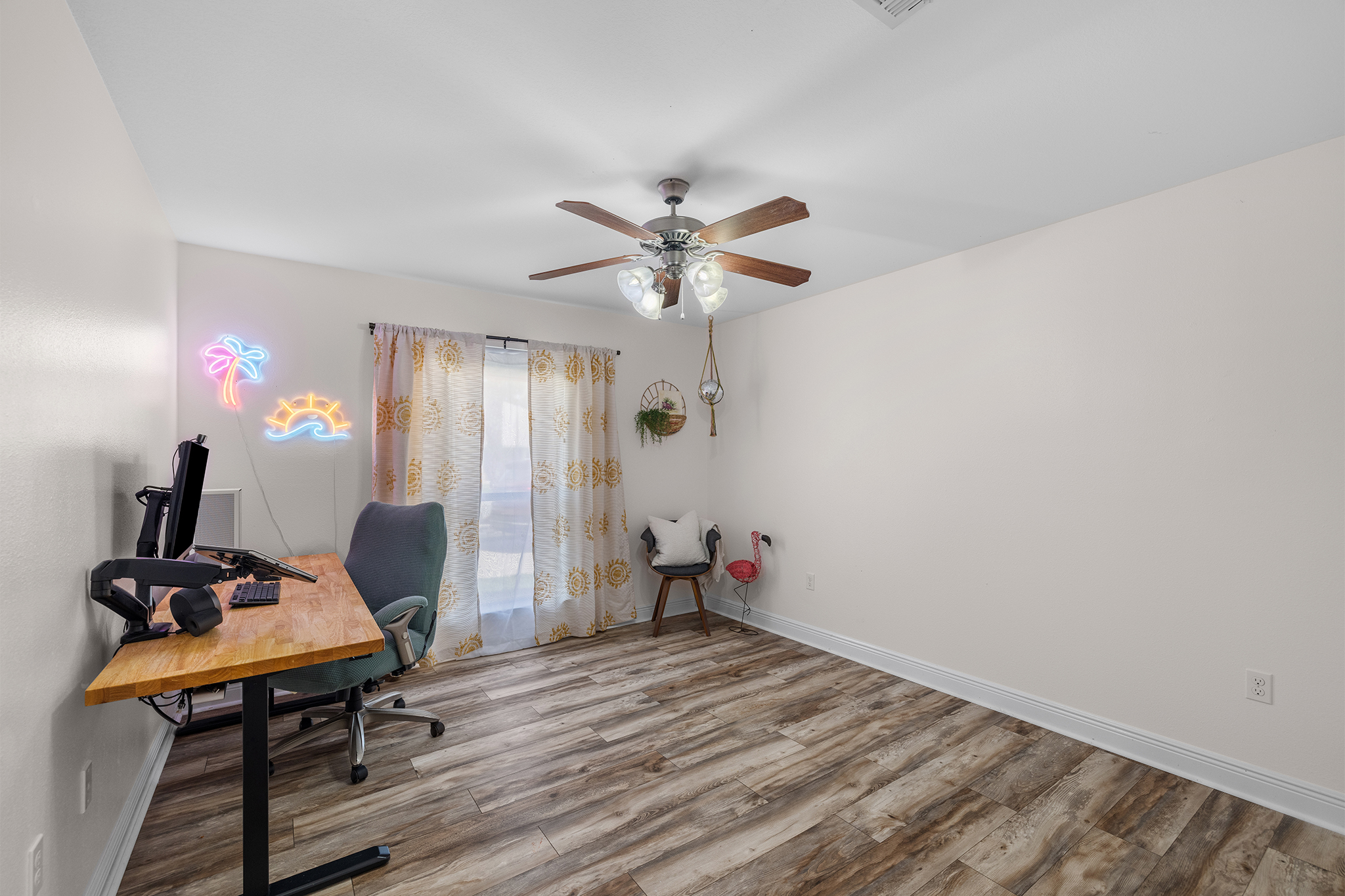  Spacious Craftsman in Summerset Estates - 物件實景