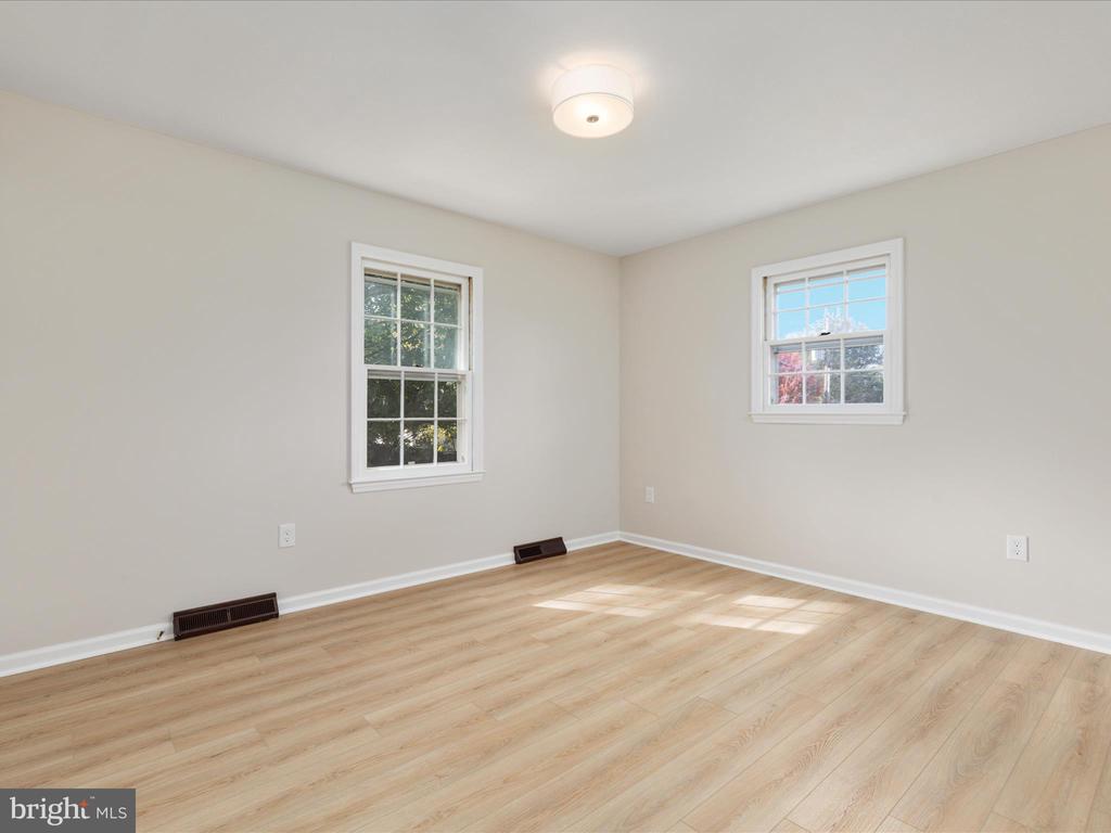 Leesburg, Virginia, 20176, United States, 6 Bedrooms Bedrooms, ,3 BathroomsBathrooms,Residential,For Sale,1979496